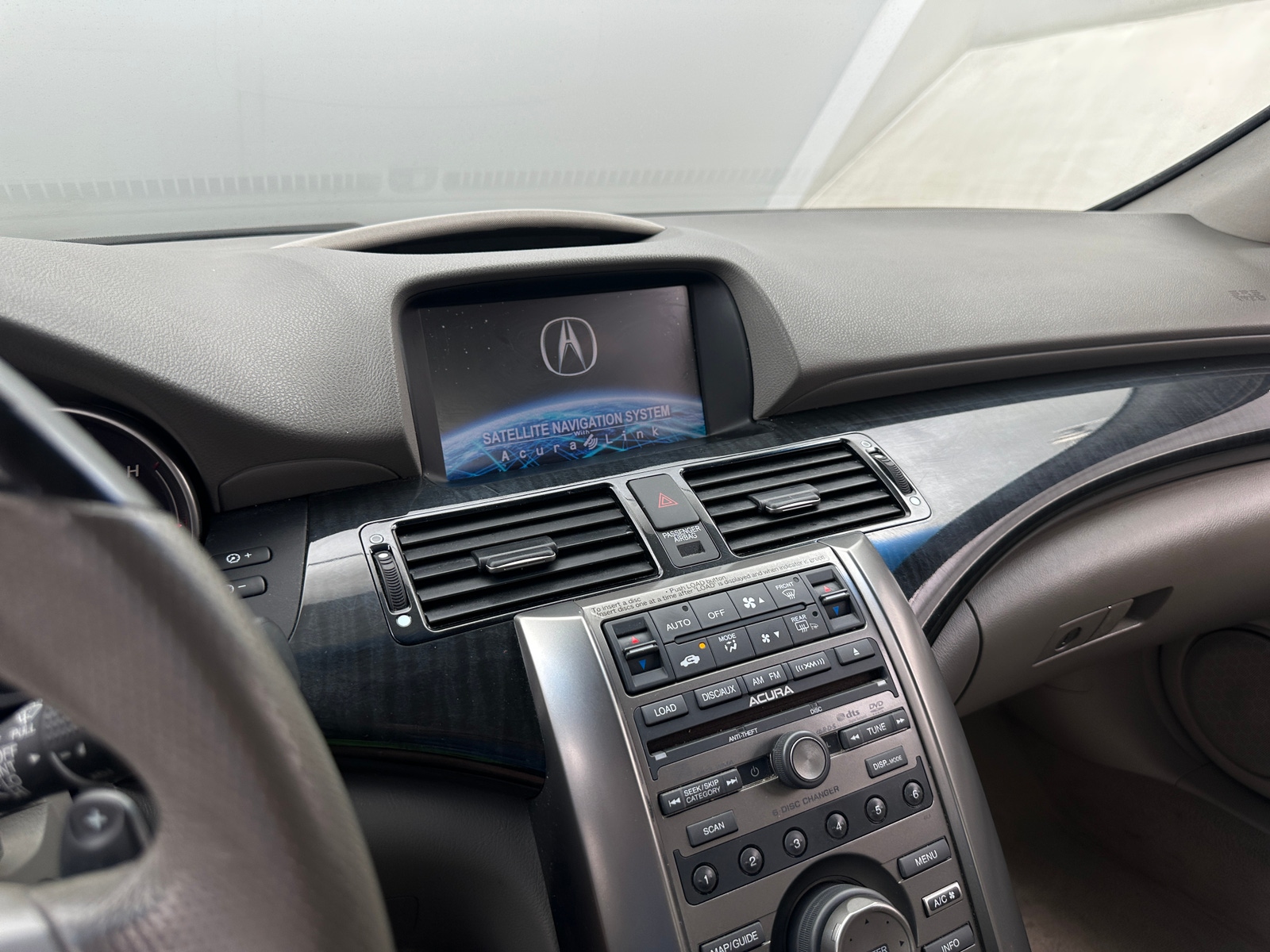 Thumbnail: 2010 Acura RL - 3