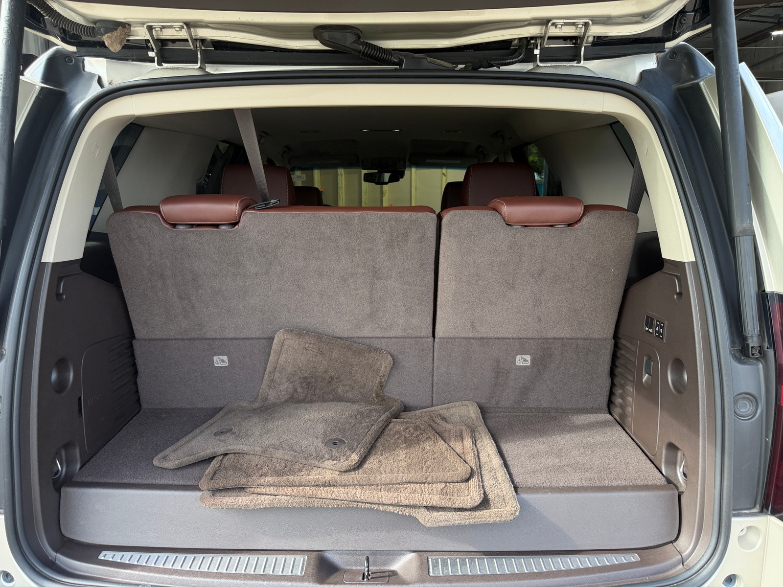 Thumbnail: 2015 Chevrolet Tahoe - 6