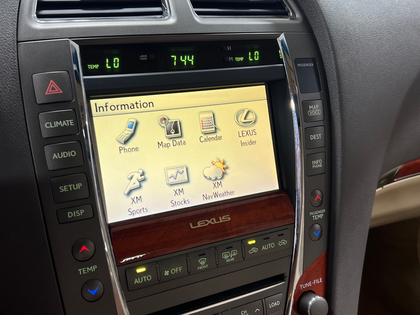Thumbnail: 2012 Lexus ES - 3