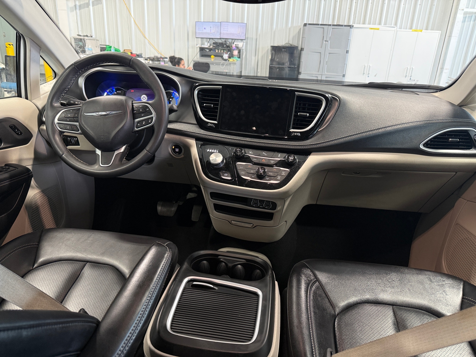 Thumbnail: 2024 Chrysler Pacifica - 2
