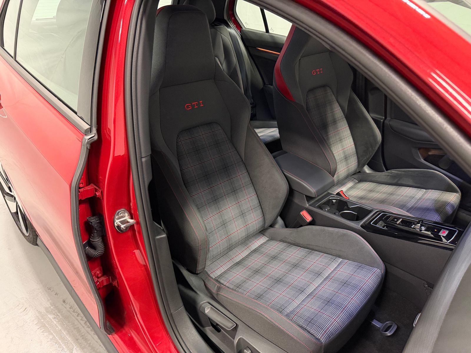 Thumbnail: 2024 Volkswagen Golf - 2