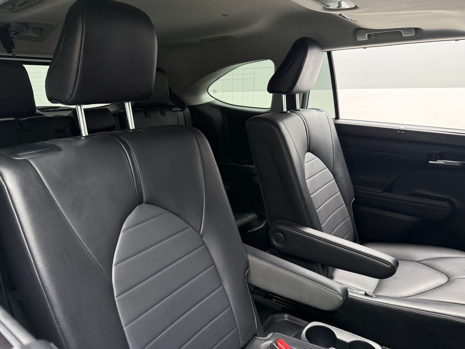 Thumbnail: 2020 Toyota Highlander - 5