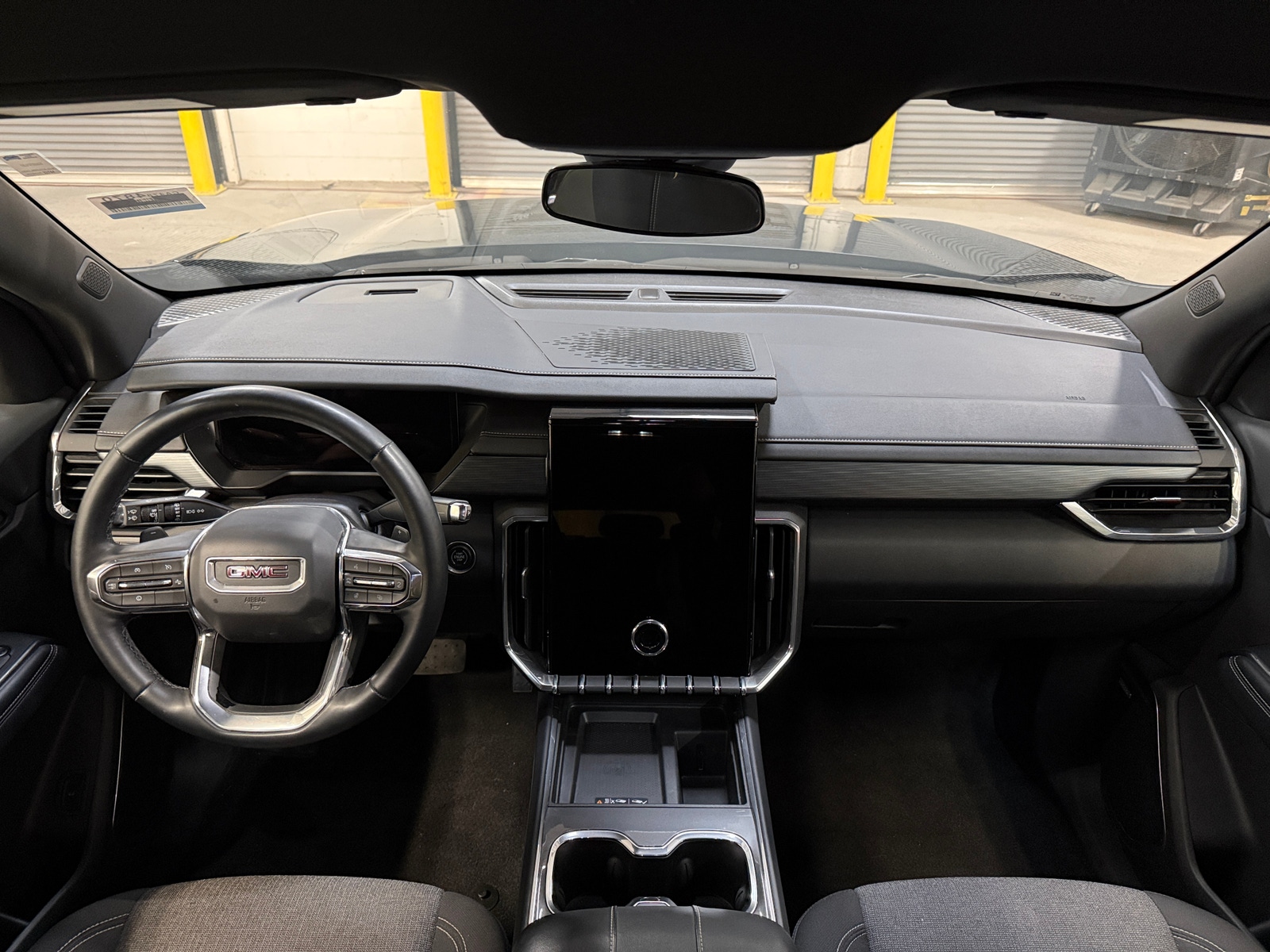 Thumbnail: 2025 GMC Acadia - 3