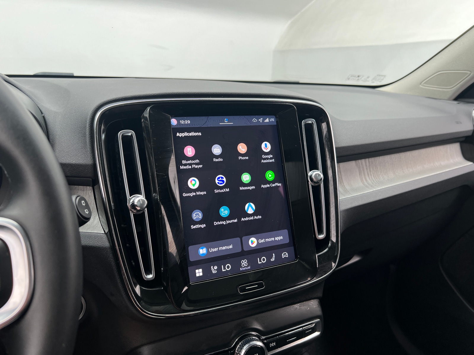 Thumbnail: 2026 Volvo XC40 - 3