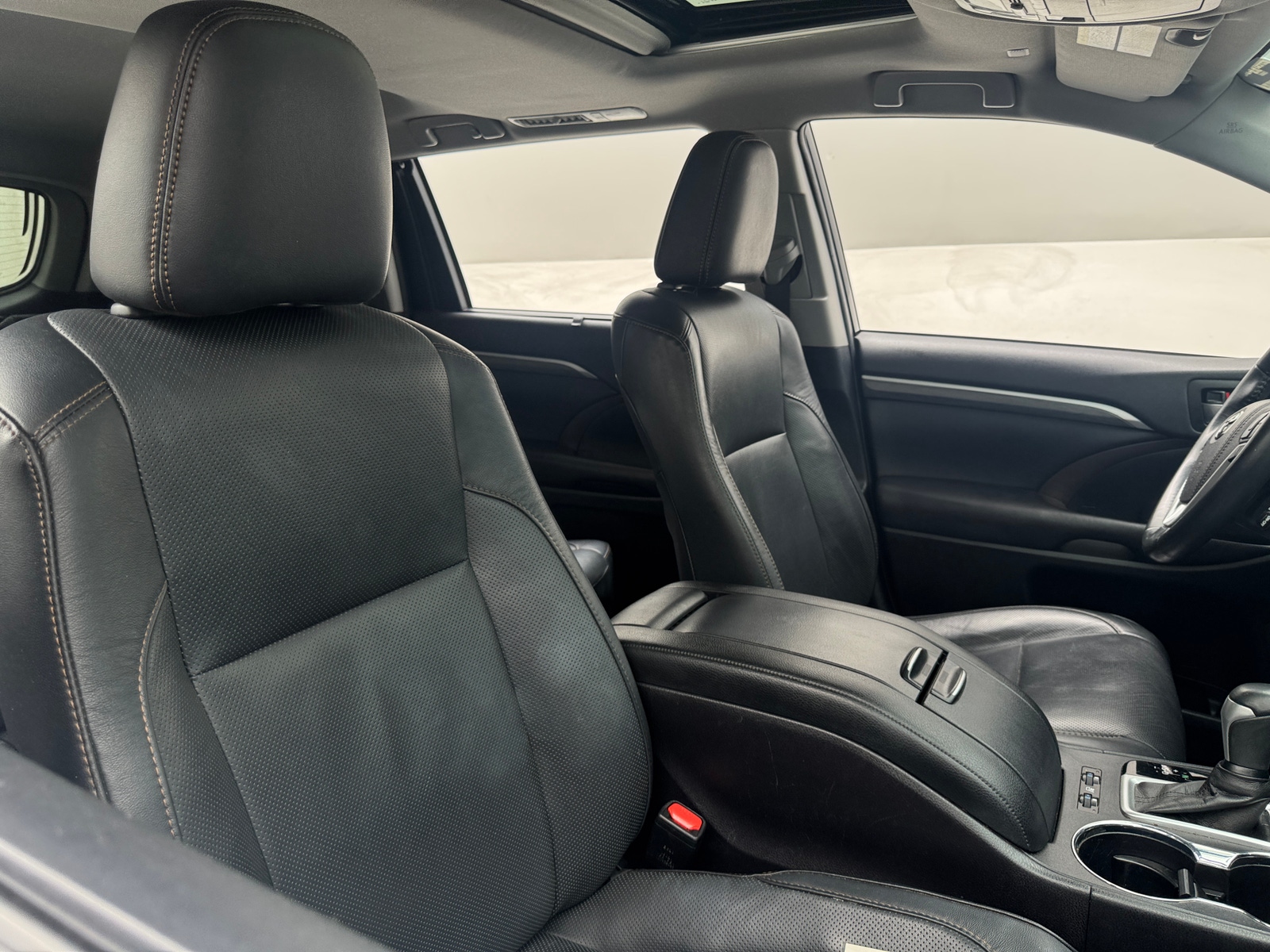 Thumbnail: 2019 Toyota Highlander - 2