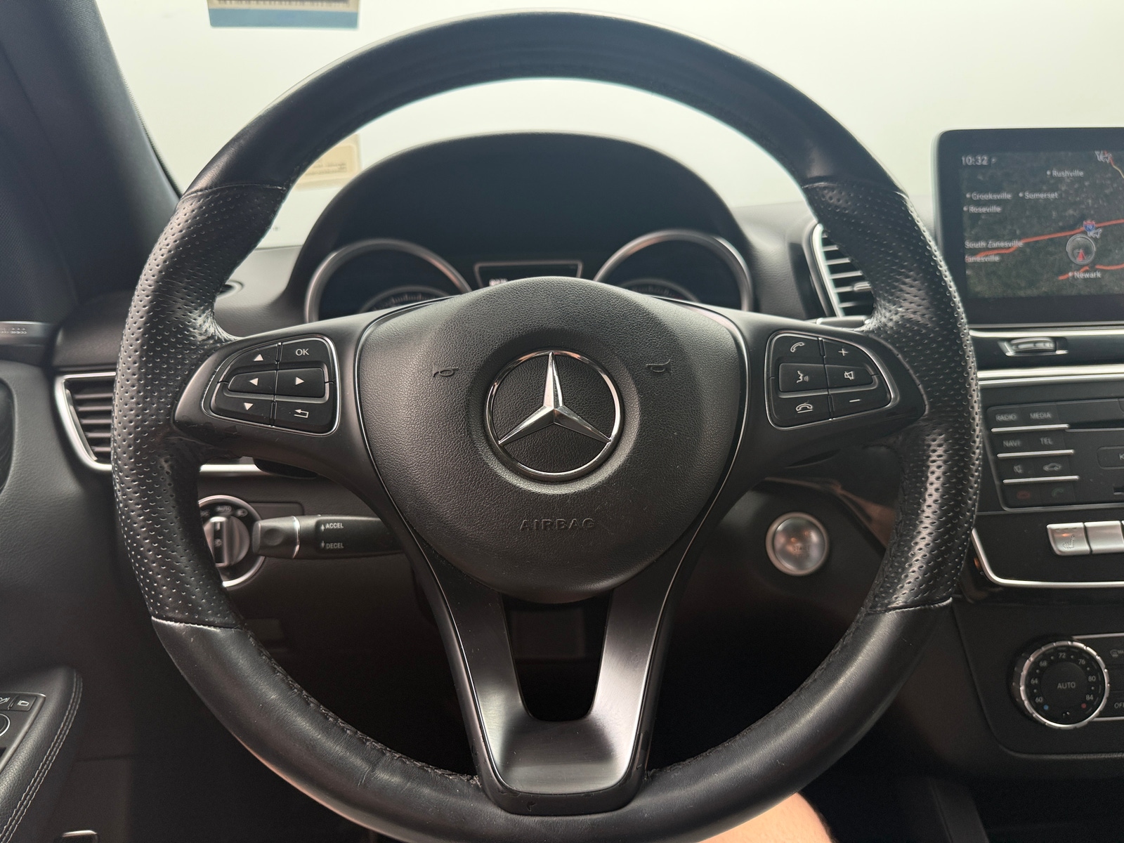 Thumbnail: 2016 Mercedes-Benz GLE - 4