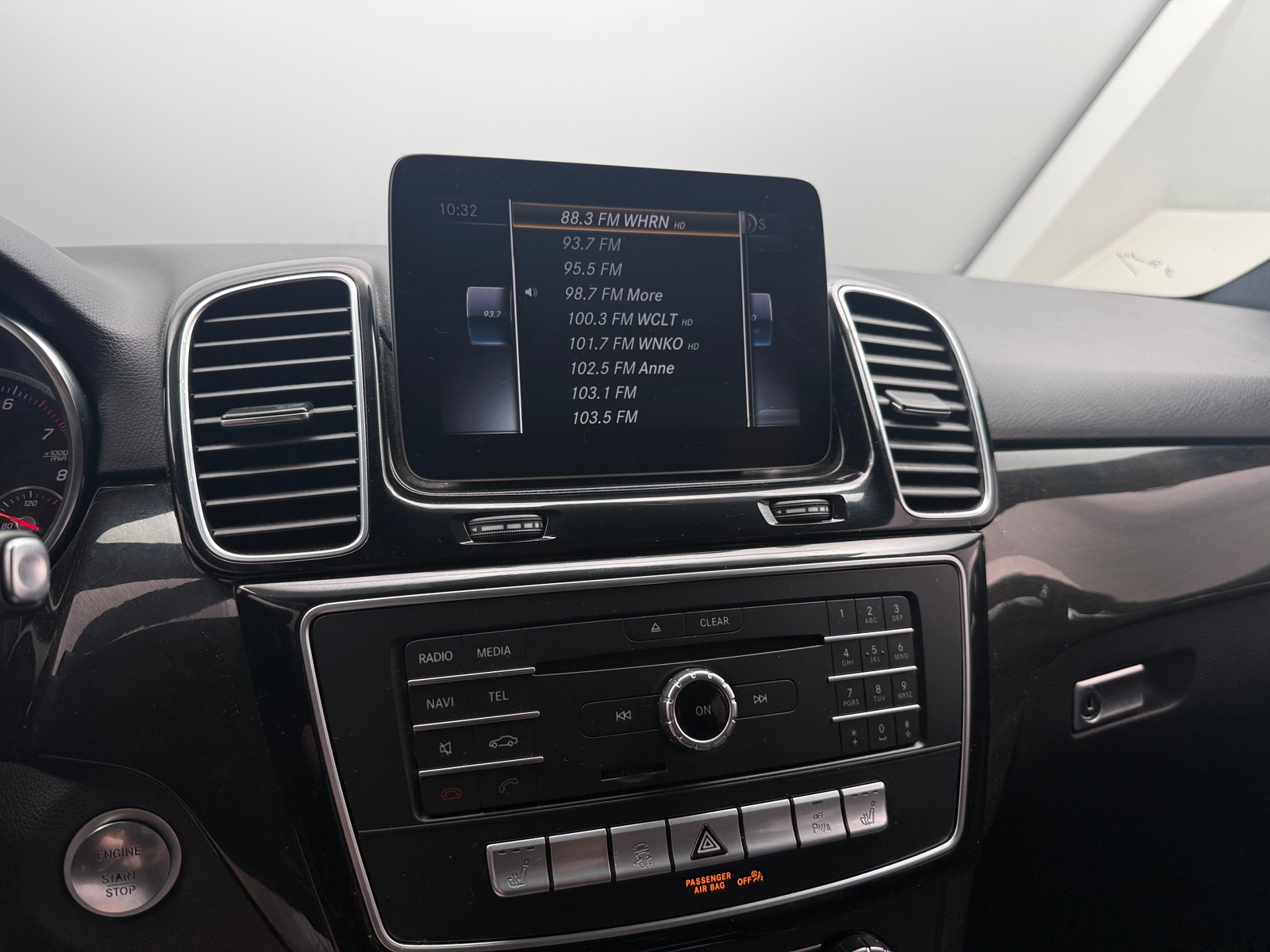 Thumbnail: 2016 Mercedes-Benz GLE - 3