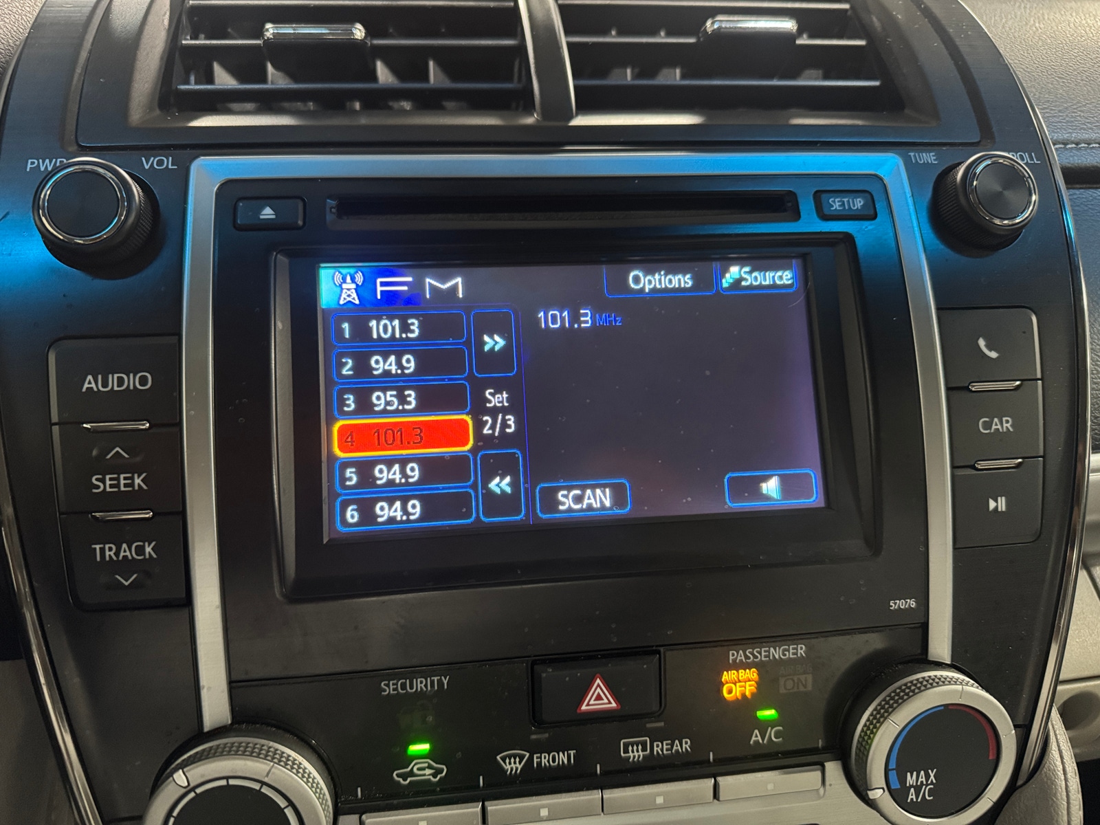 Thumbnail: 2013 Toyota Camry - 4
