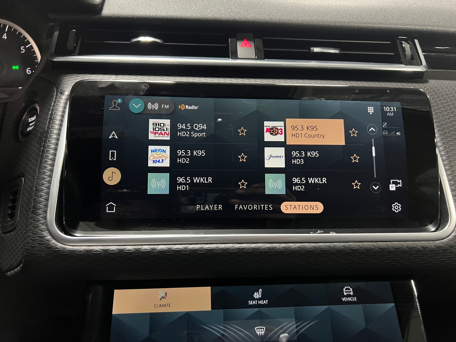 Thumbnail: 2023 Land Rover Range Rover Velar - 3