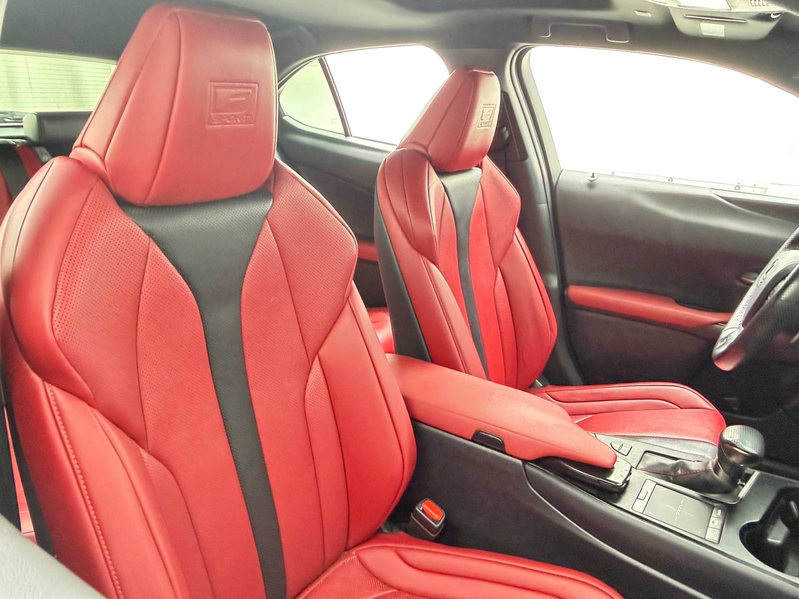 Thumbnail: 2021 Lexus UX - 2