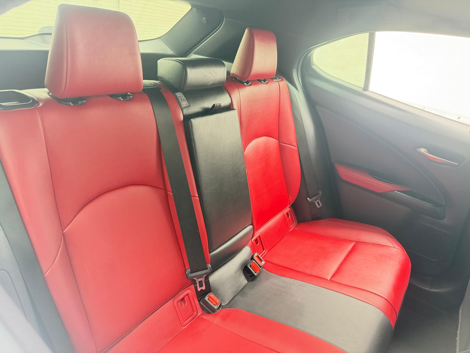 Thumbnail: 2021 Lexus UX - 6