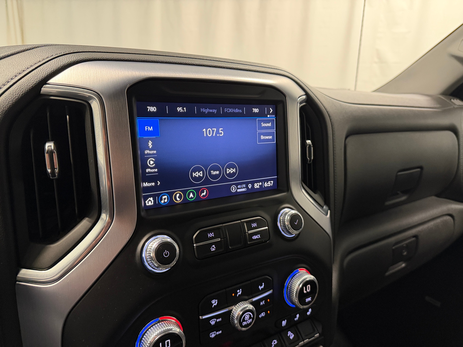 Thumbnail: 2022 GMC Sierra 1500 - 3