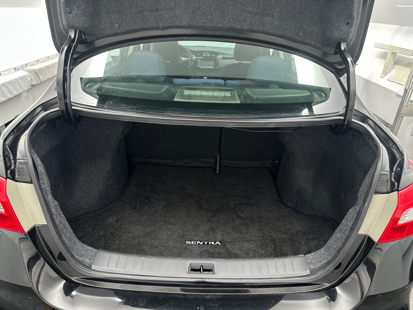 Thumbnail: 2019 Nissan Sentra - 7
