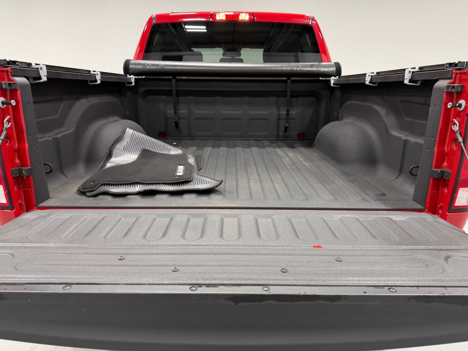 Thumbnail: 2019 RAM 1500 Classic - 6