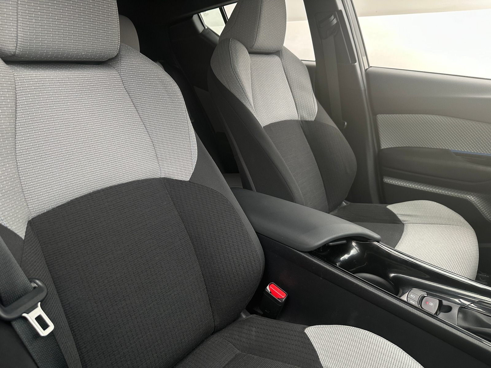 Thumbnail: 2019 Toyota C-HR - 2