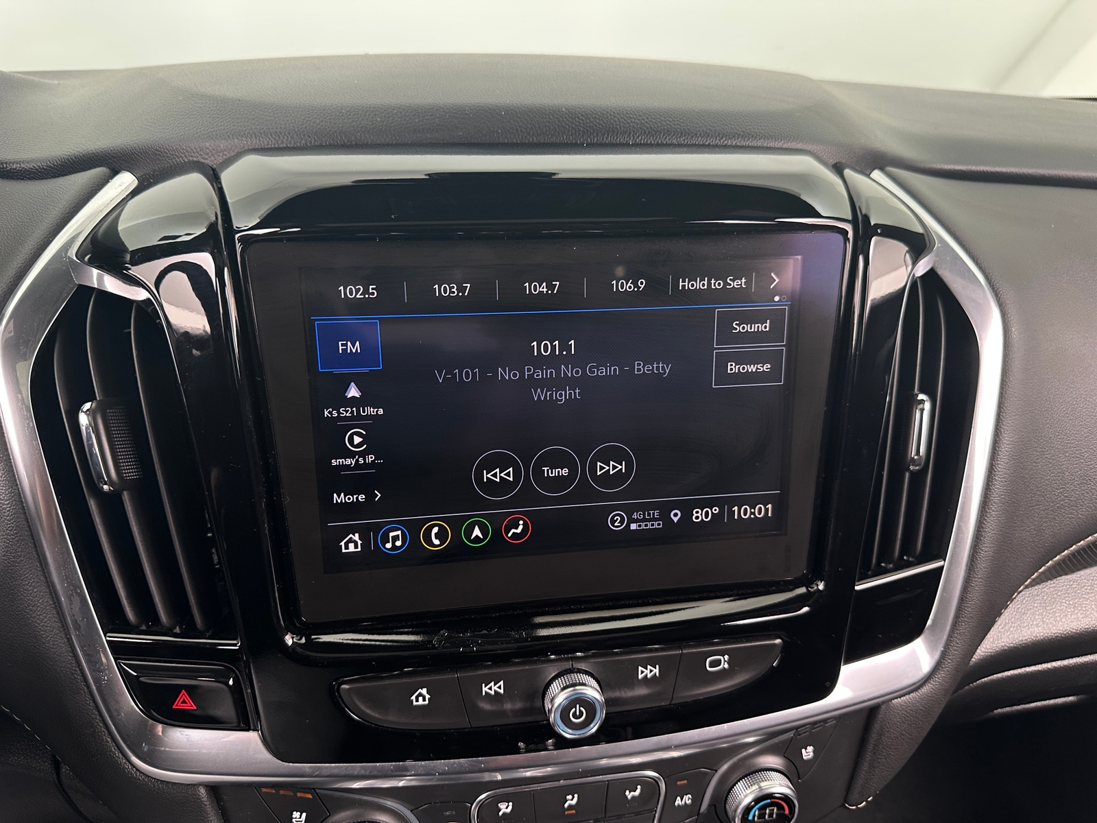 Thumbnail: 2023 Chevrolet Traverse - 3