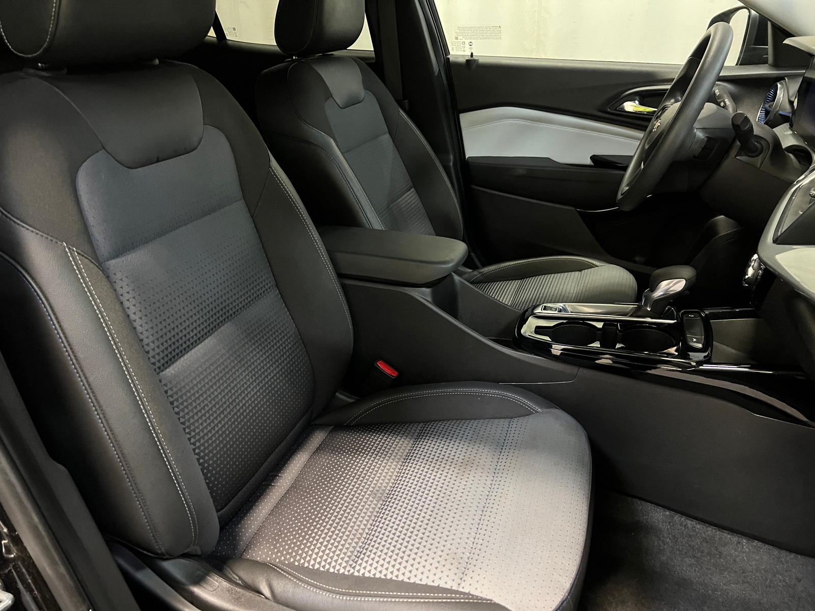 Thumbnail: 2025 Chevrolet Trax - 2