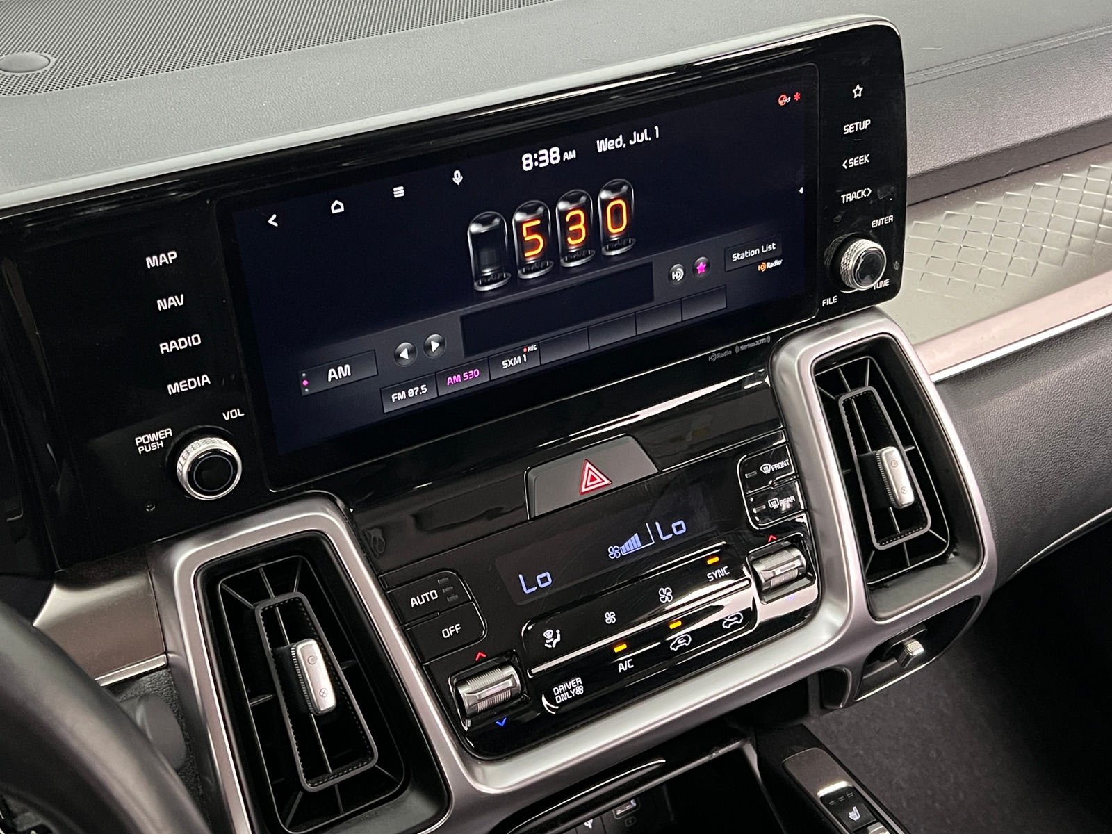 Thumbnail: 2022 Kia Sorento - 3
