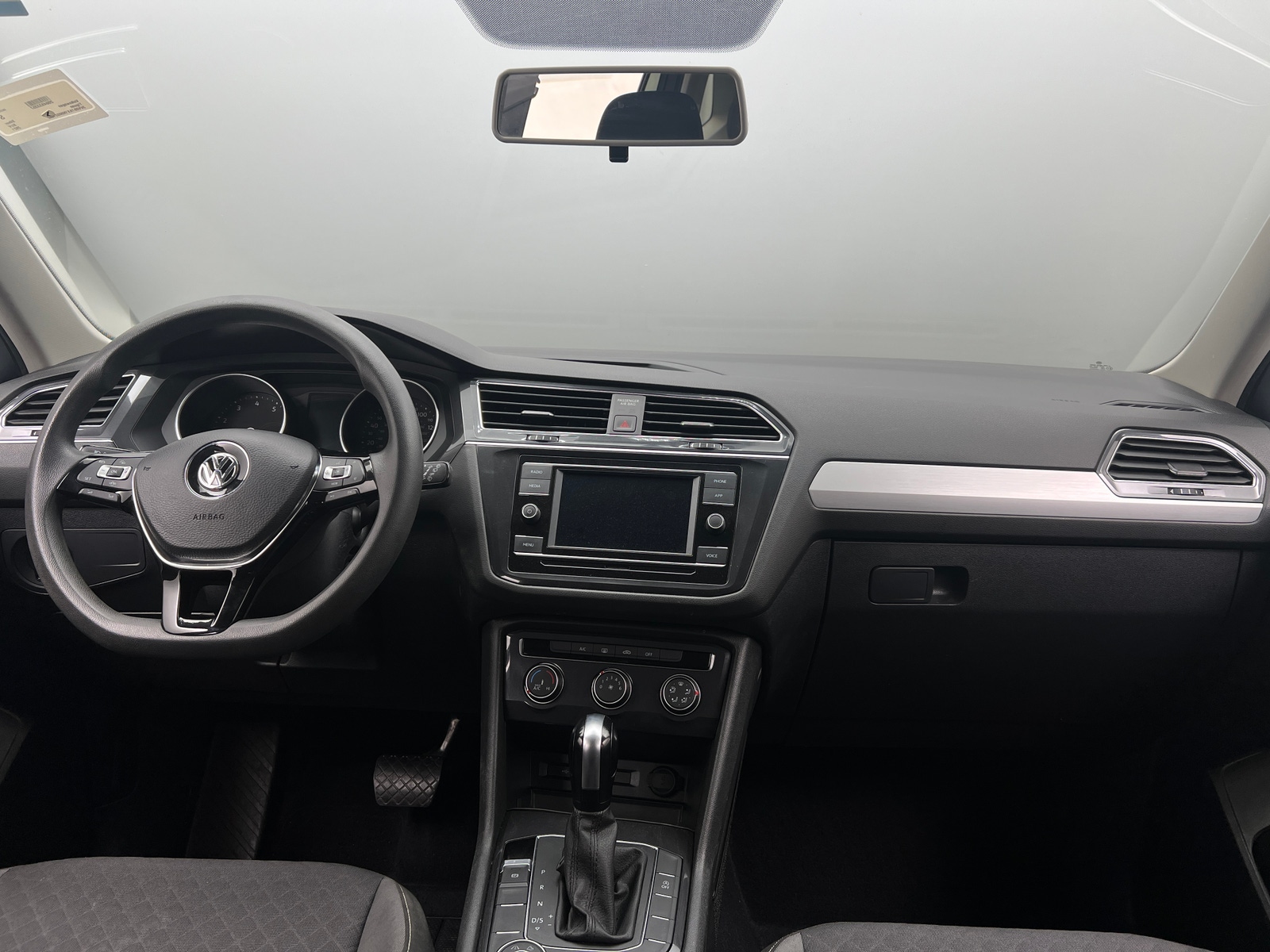 Thumbnail: 2021 Volkswagen Tiguan - 3