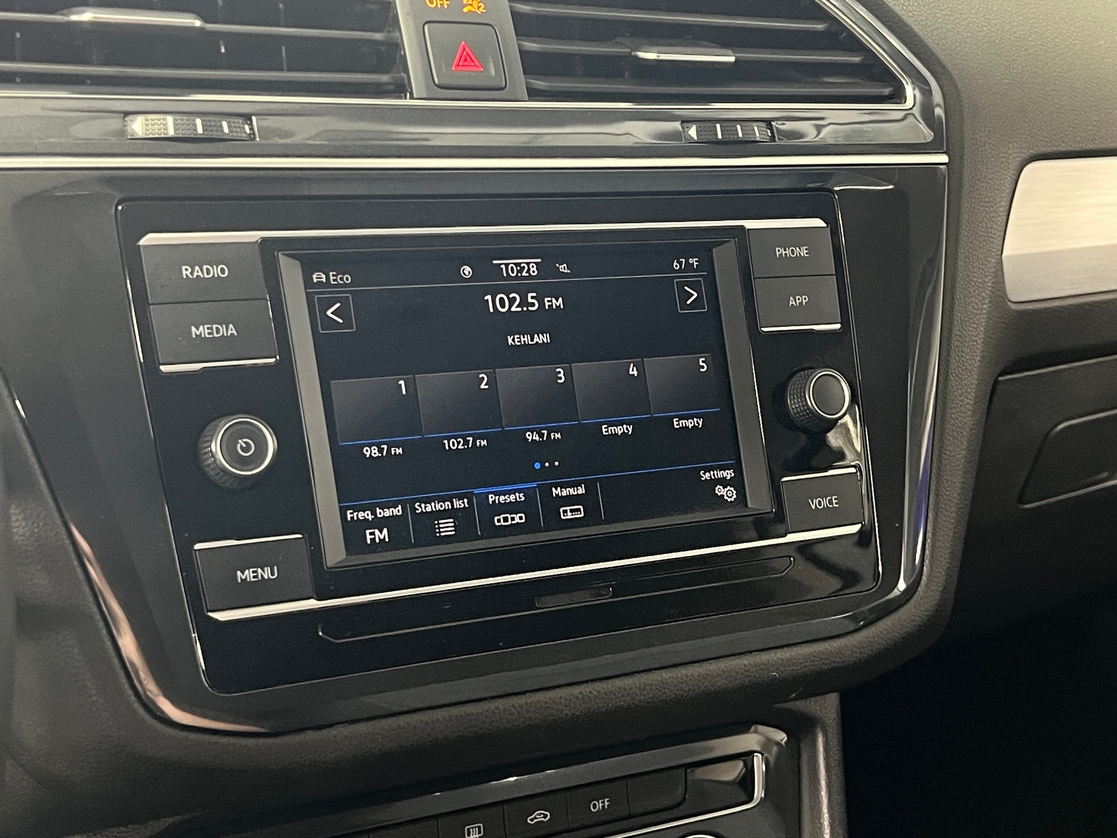 Thumbnail: 2021 Volkswagen Tiguan - 4