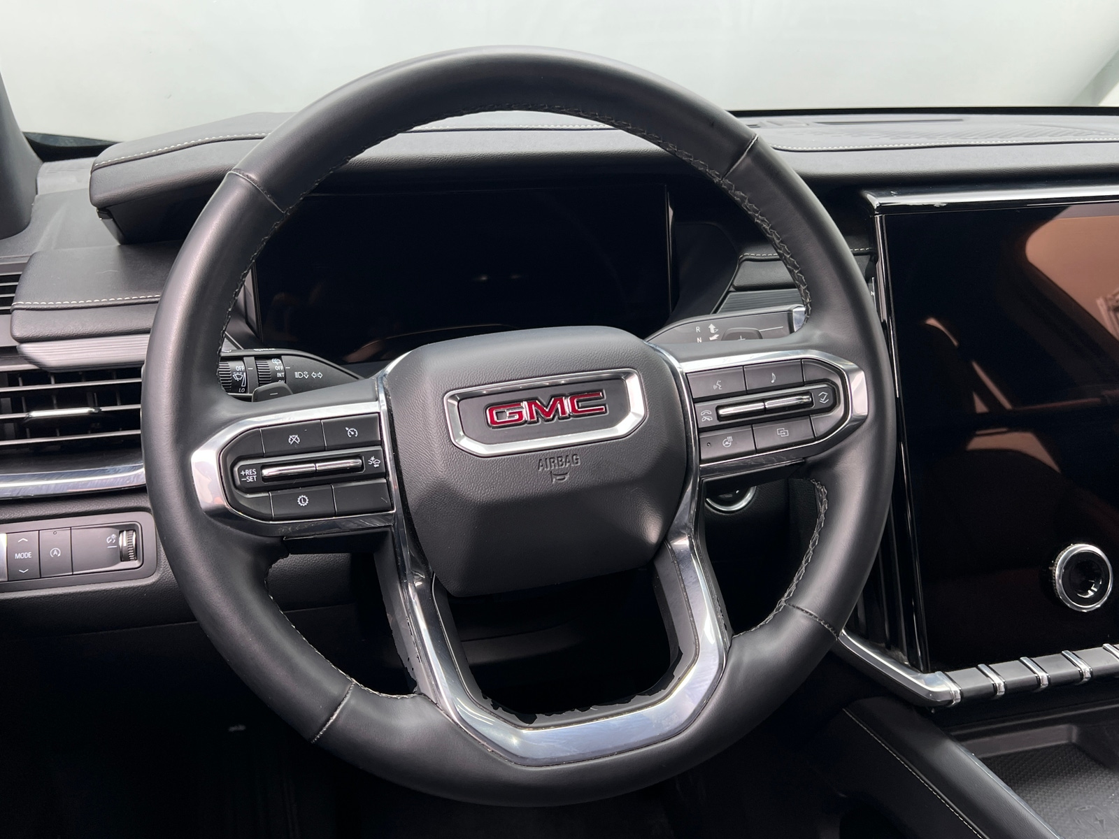 Thumbnail: 2024 GMC Acadia - 4