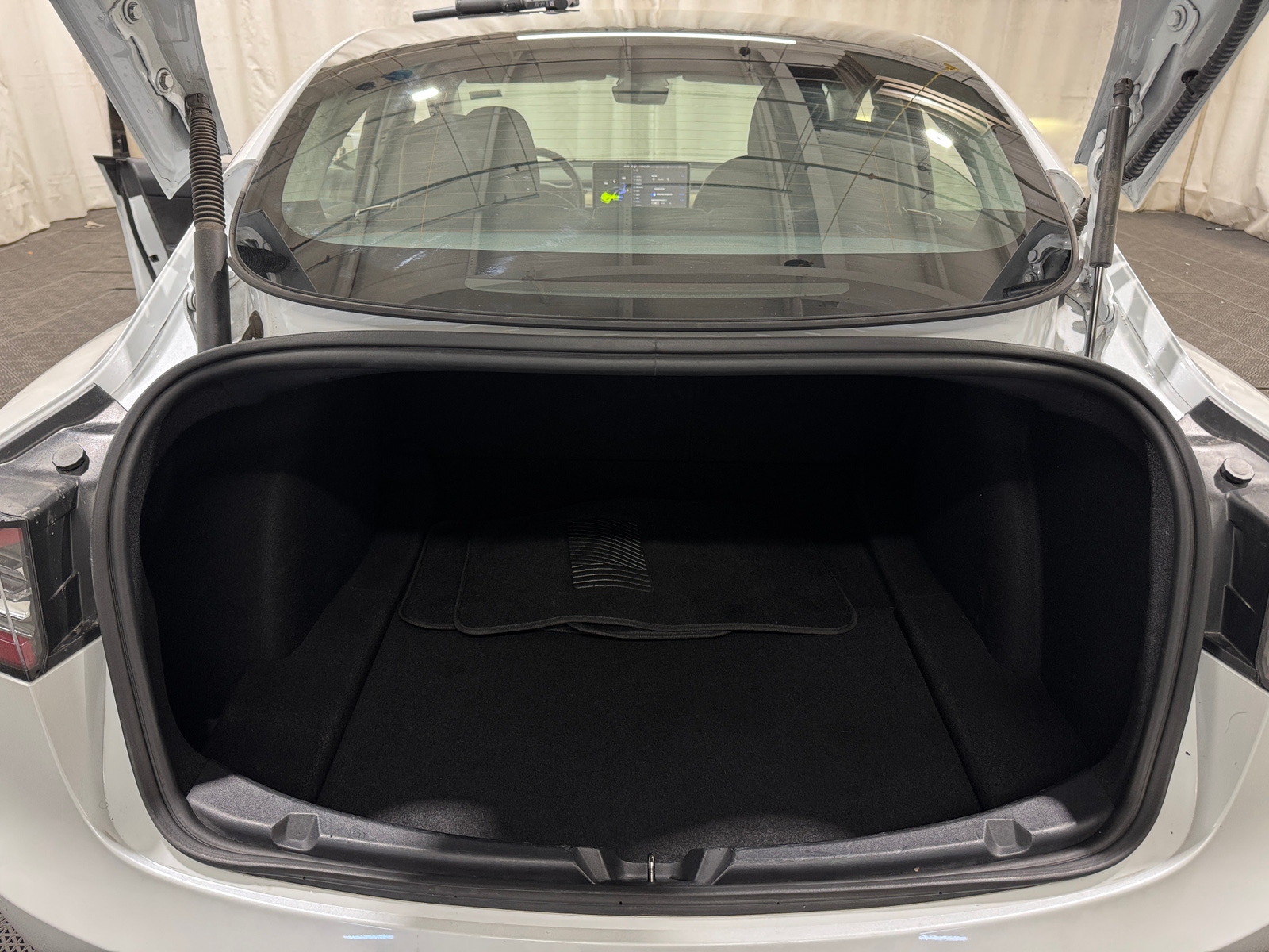 Thumbnail: 2022 Tesla Model 3 - 6