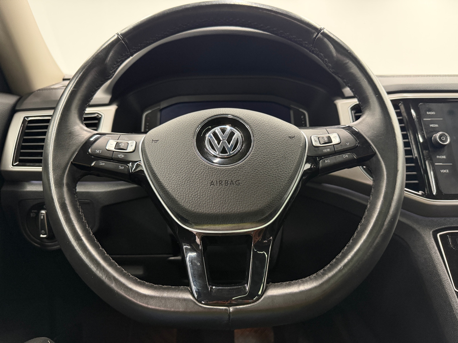 Thumbnail: 2019 Volkswagen Atlas - 4