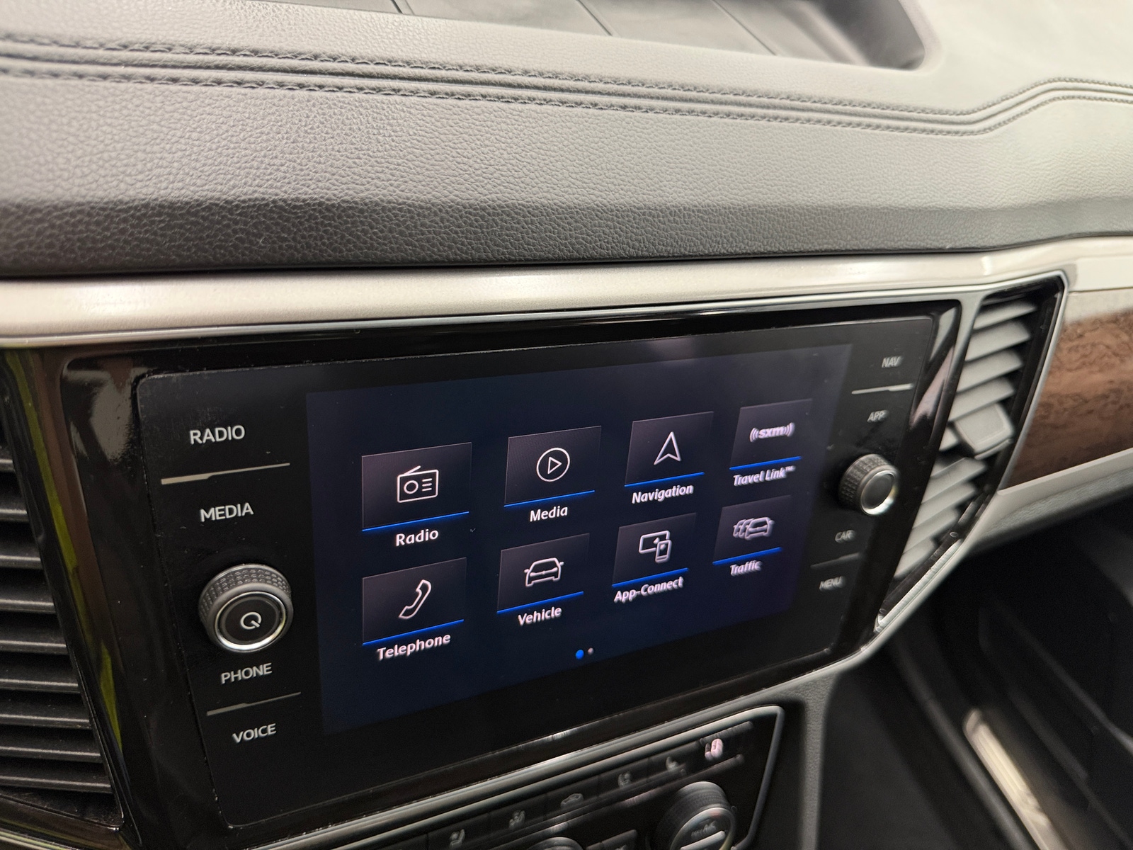 Thumbnail: 2019 Volkswagen Atlas - 3