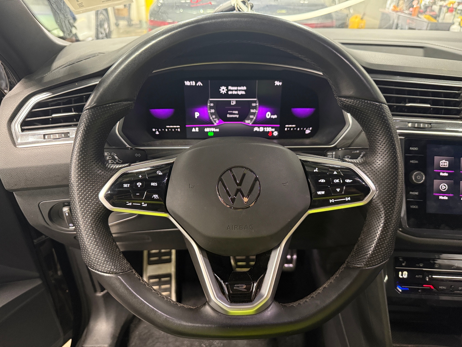 Thumbnail: 2023 Volkswagen Tiguan - 4
