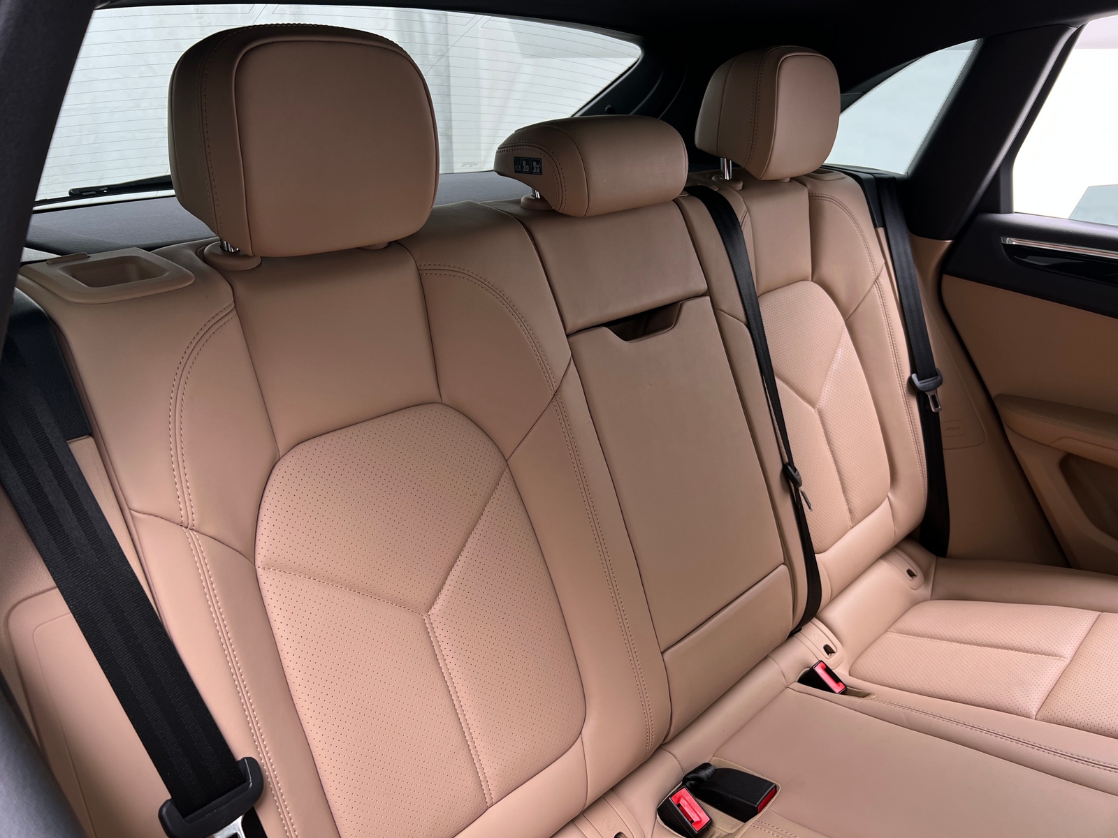 Thumbnail: 2025 Porsche Macan - 5