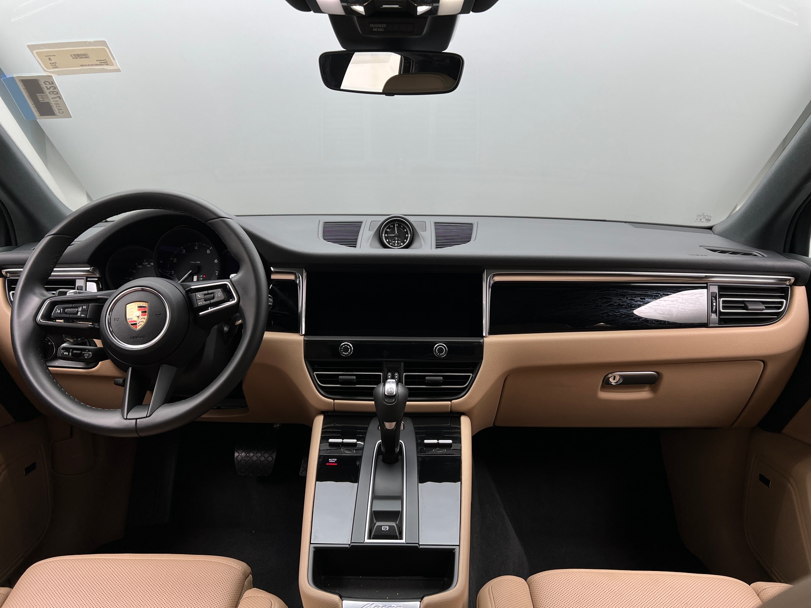 Thumbnail: 2025 Porsche Macan - 2