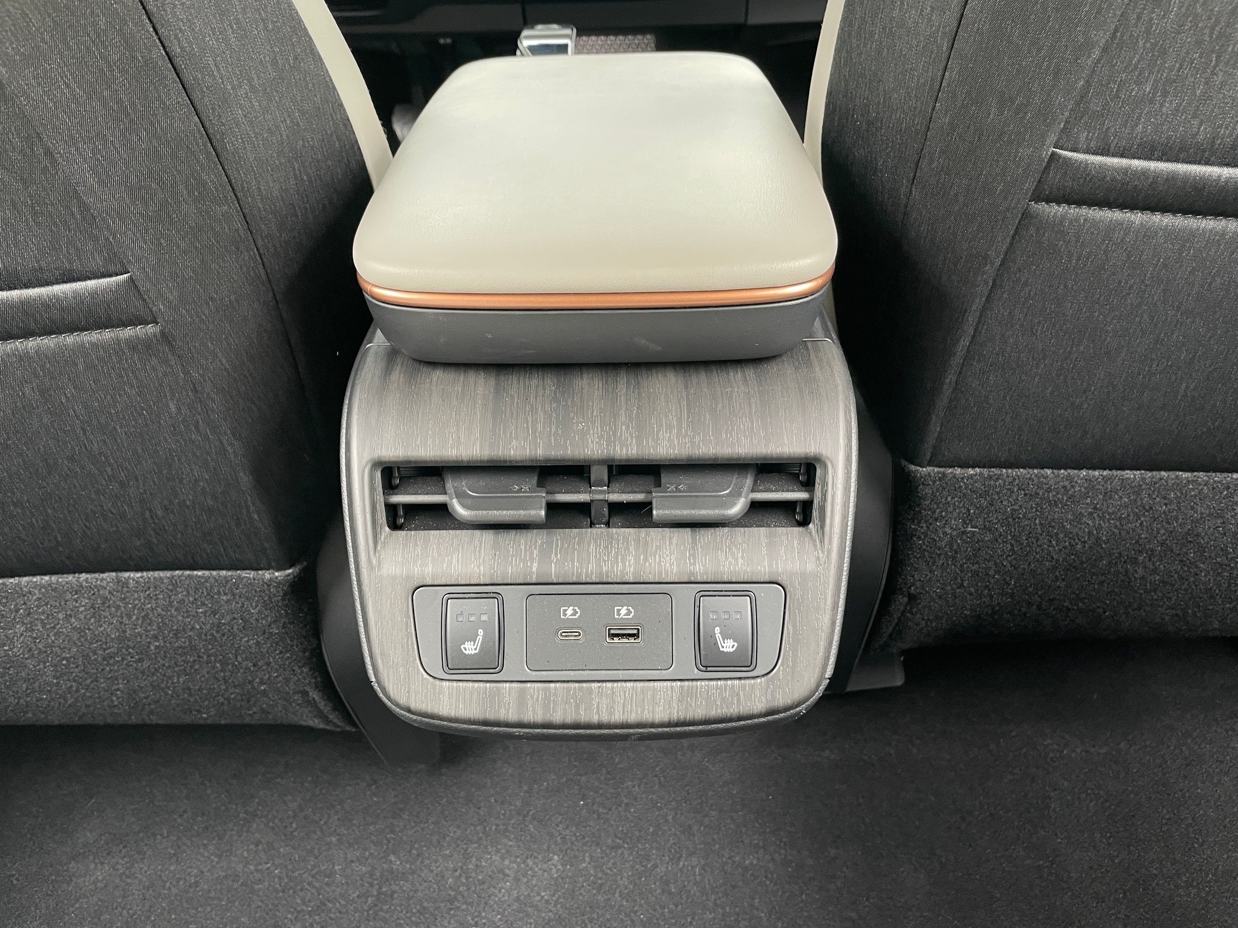 Used 2024 Nissan ARIYA Evolve+ with VIN JN1DF0BB3RM734316 for sale in Oak Creek, WI