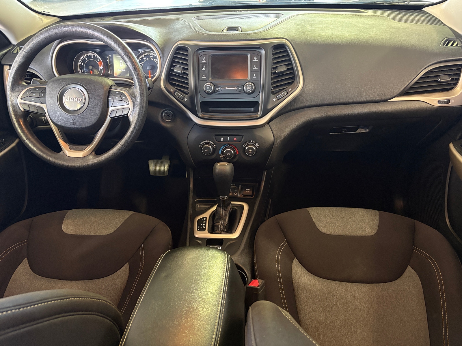 Thumbnail: 2018 Jeep Cherokee - 3