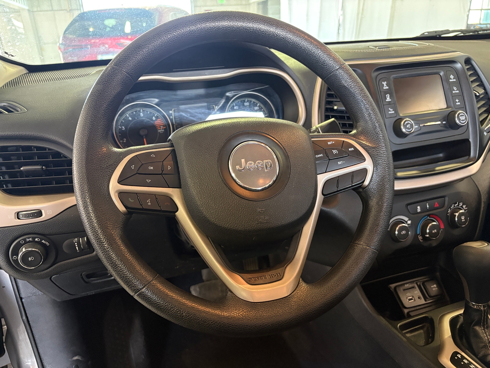 Thumbnail: 2018 Jeep Cherokee - 5