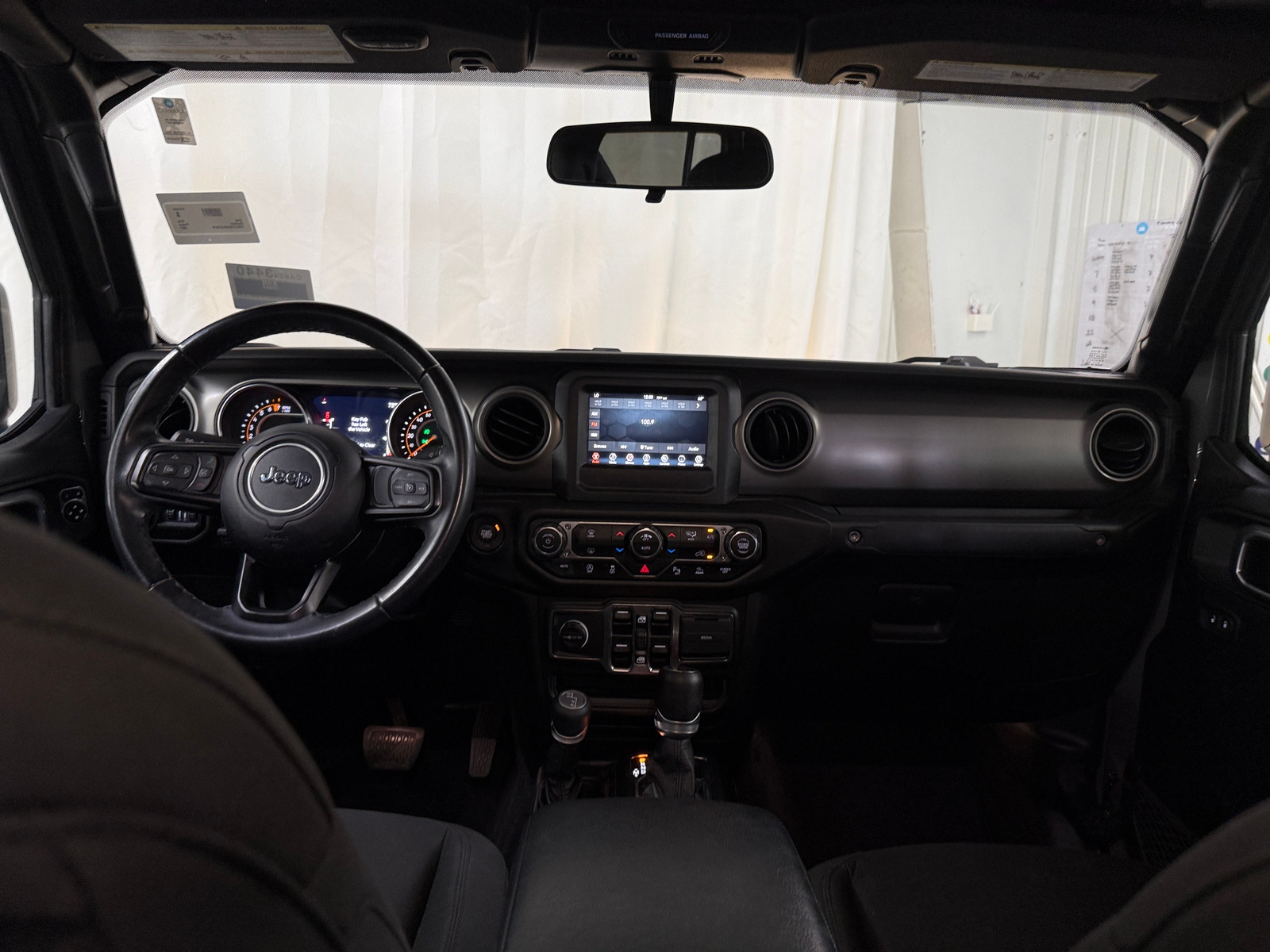 Thumbnail: 2021 Jeep Gladiator - 3