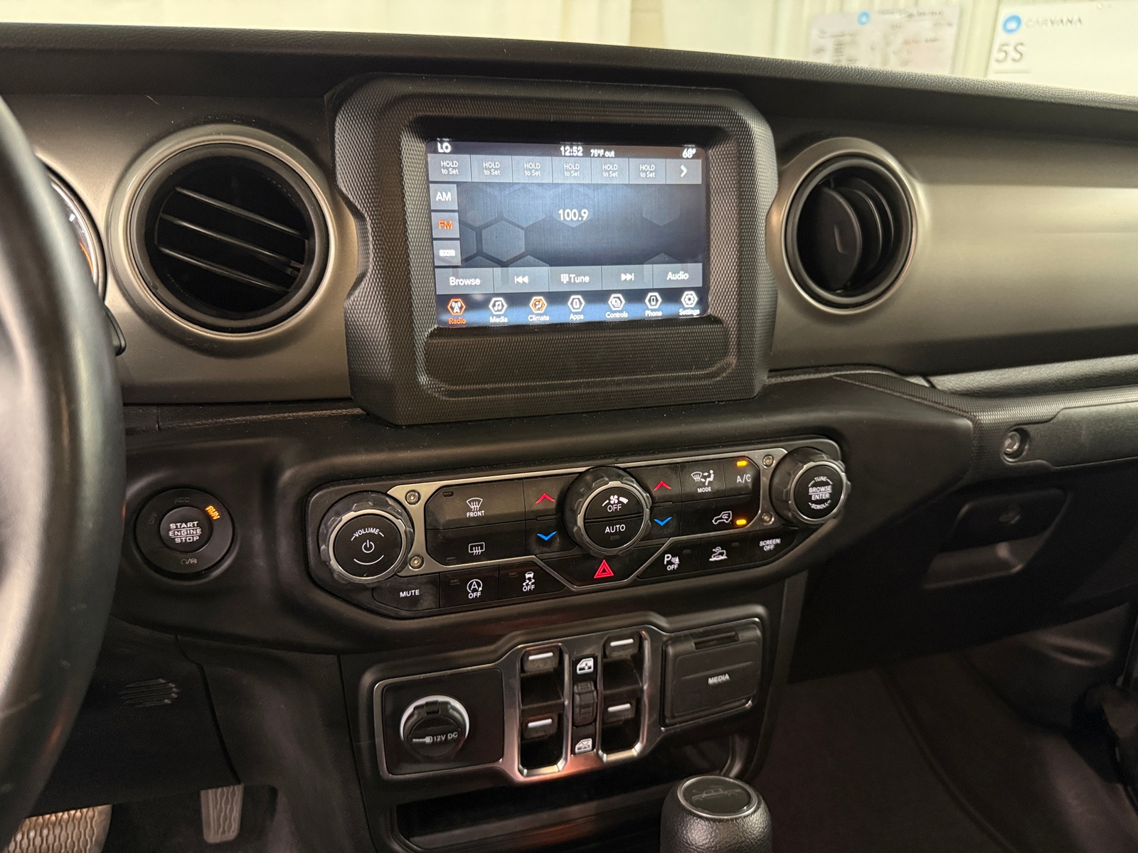 Thumbnail: 2021 Jeep Gladiator - 4