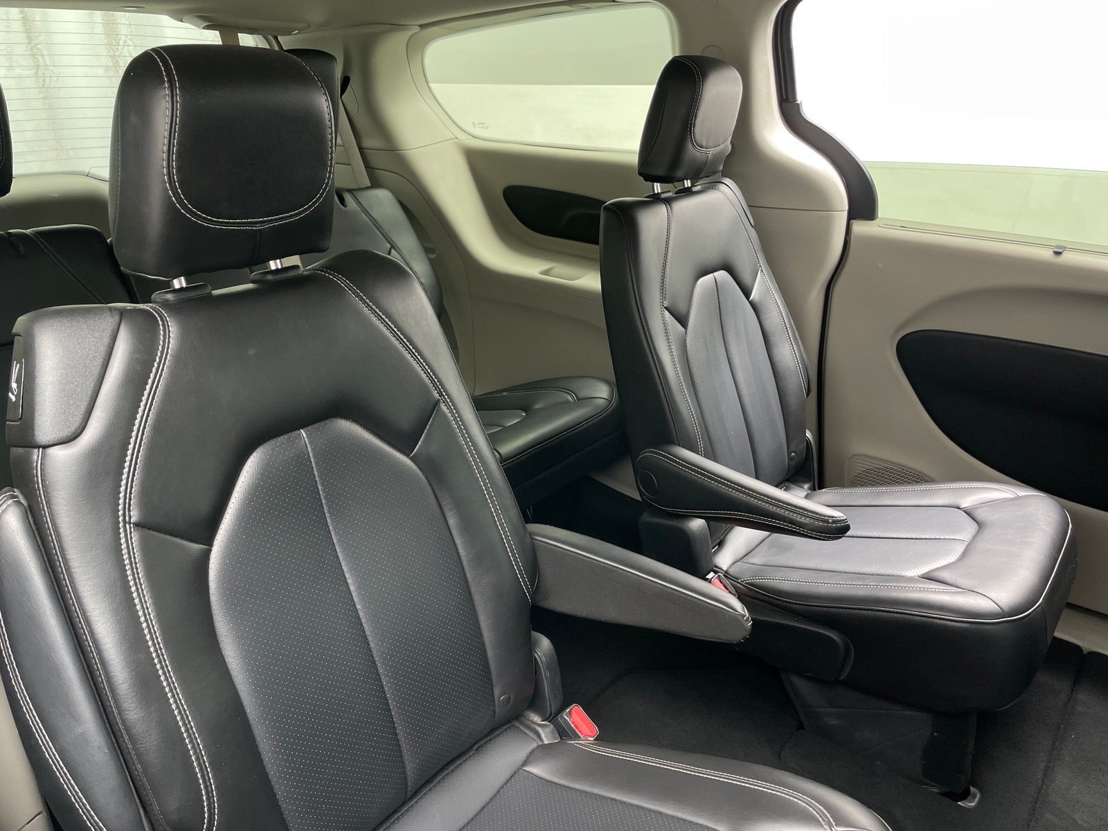 Thumbnail: 2023 Chrysler Pacifica - 5