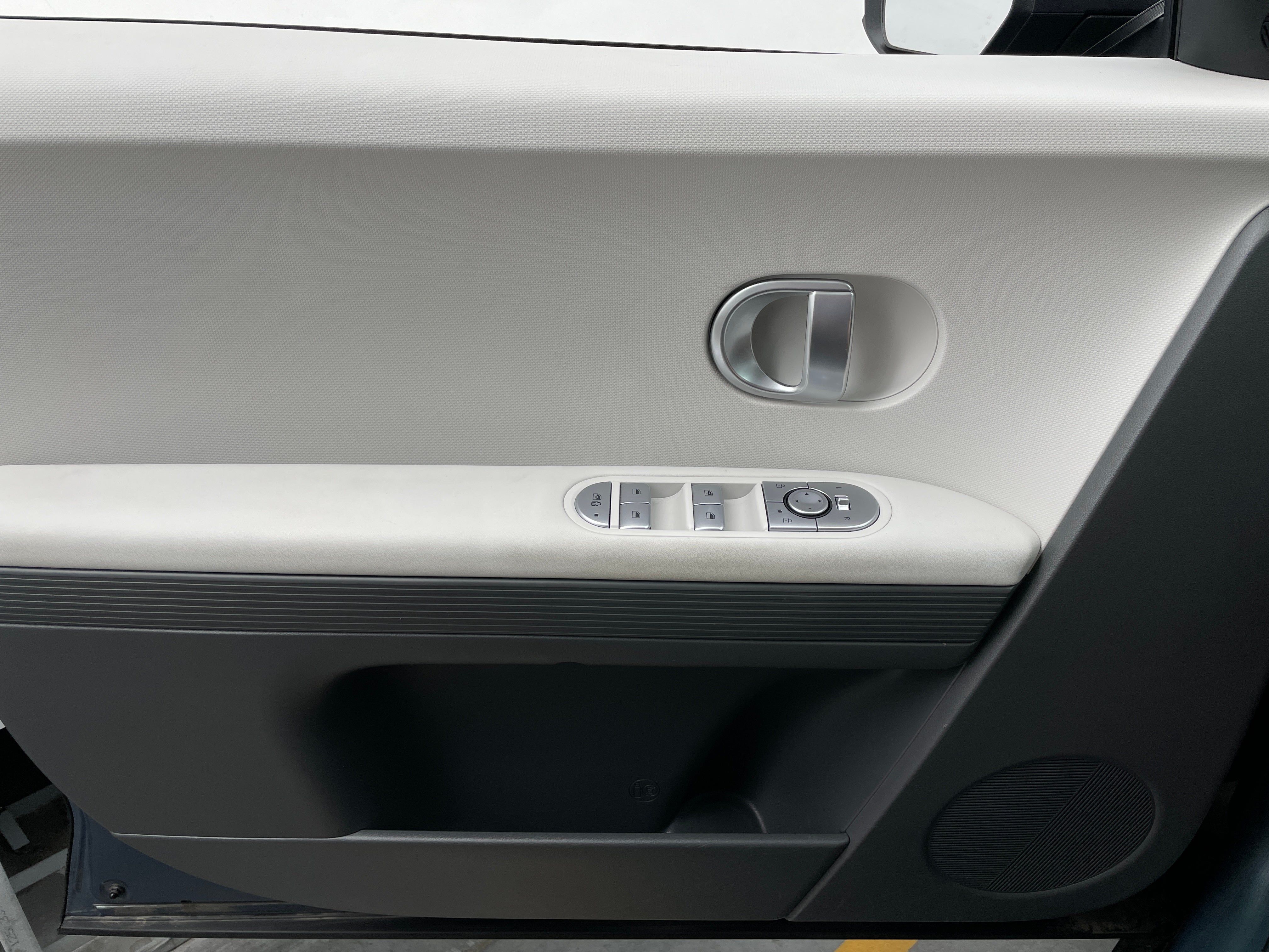 Used 2024 Hyundai IONIQ 5 SE with VIN KM8KMDDF8RU293361 for sale in Oak Creek, WI