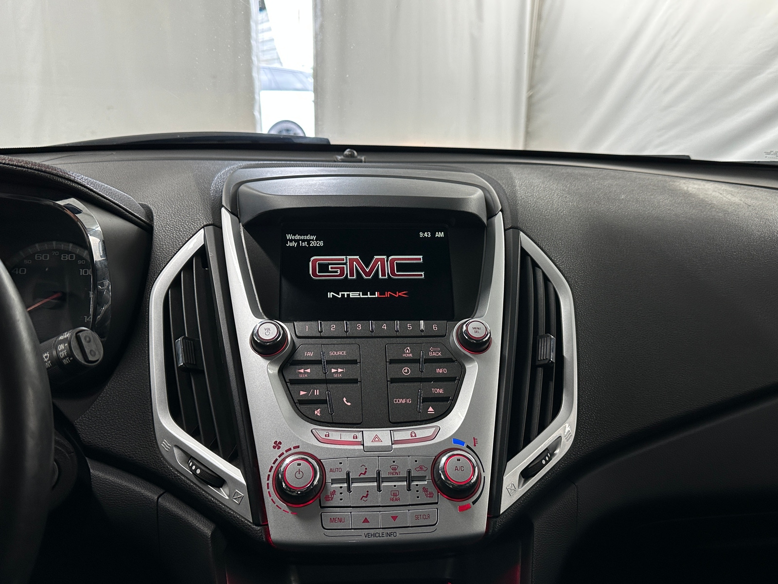Thumbnail: 2015 GMC Terrain - 3