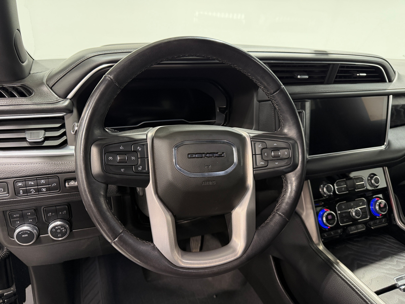 Thumbnail: 2022 GMC Yukon - 4