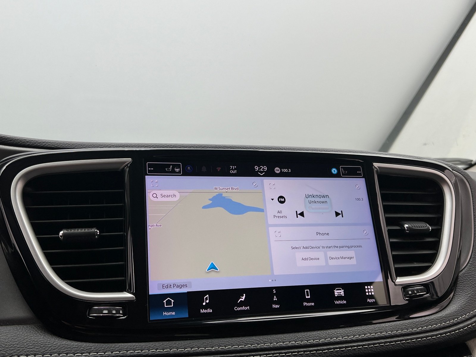 Thumbnail: 2024 Chrysler Pacifica - 3
