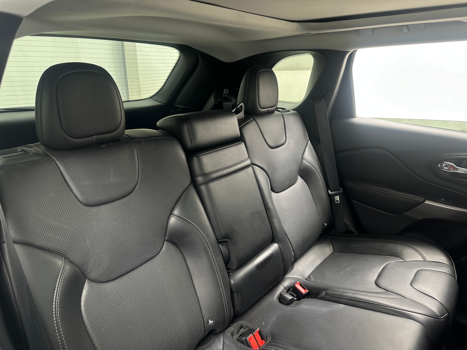 Thumbnail: 2019 Jeep Cherokee - 5