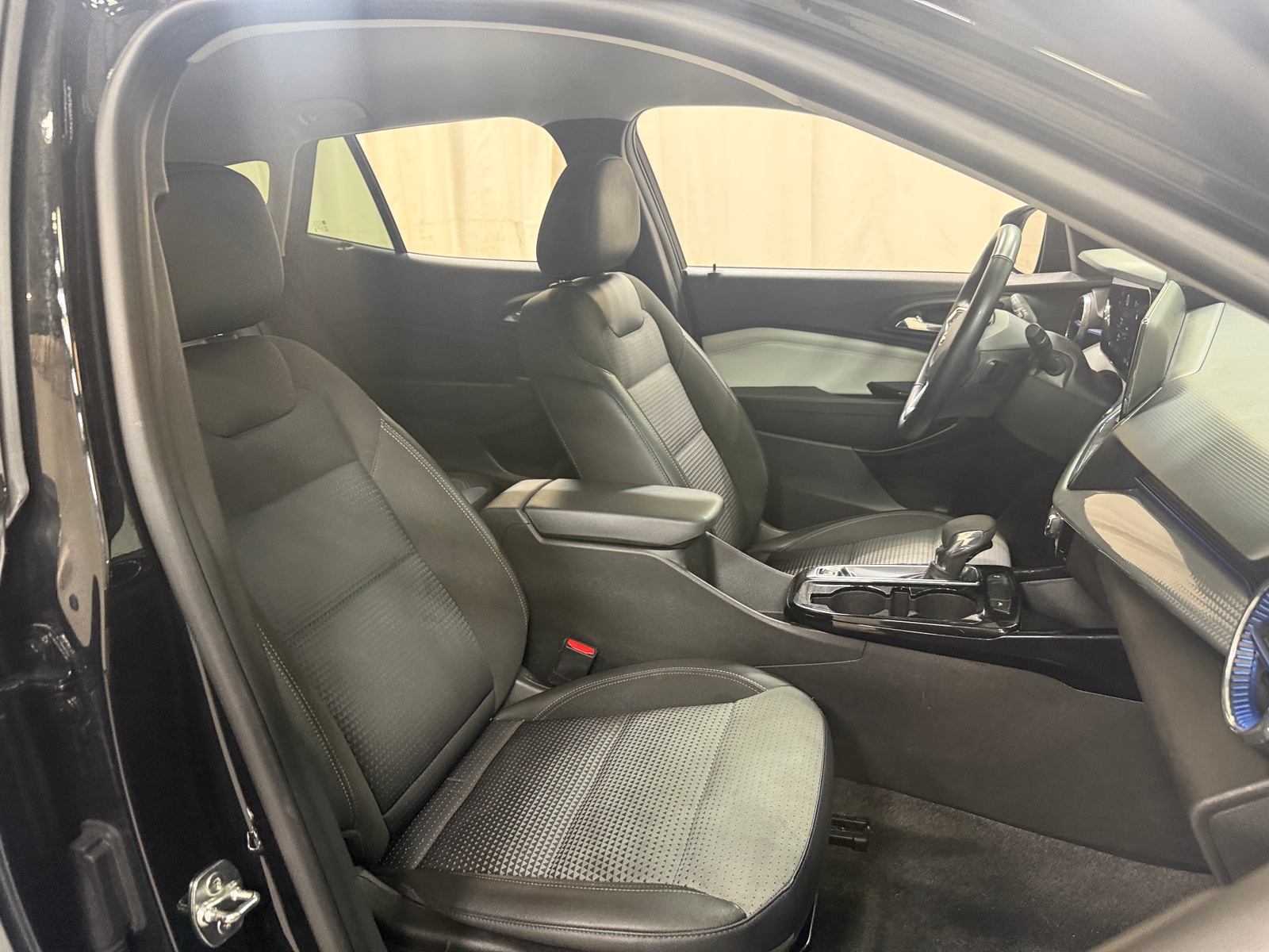 Thumbnail: 2024 Chevrolet Trax - 2