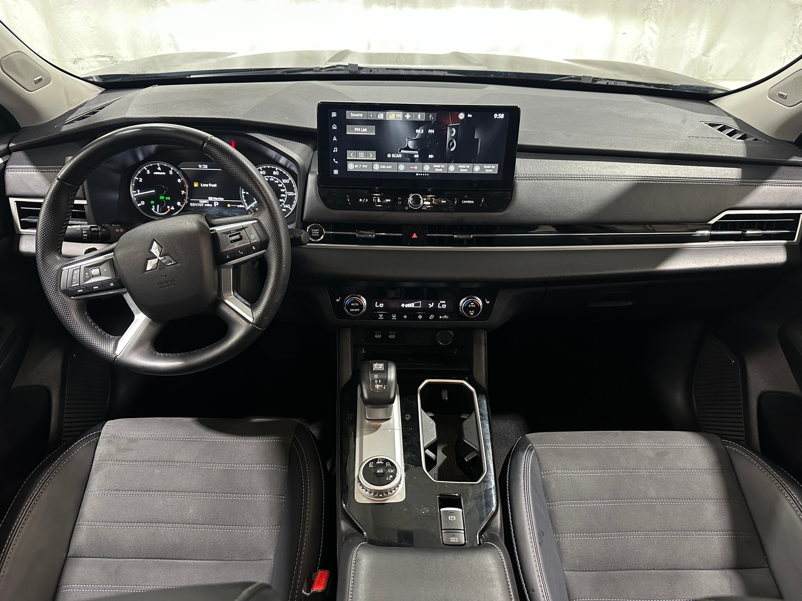 Thumbnail: 2025 Mitsubishi Outlander - 2