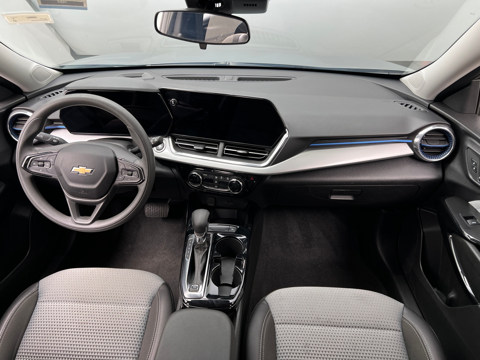 Thumbnail: 2025 Chevrolet Trax - 3