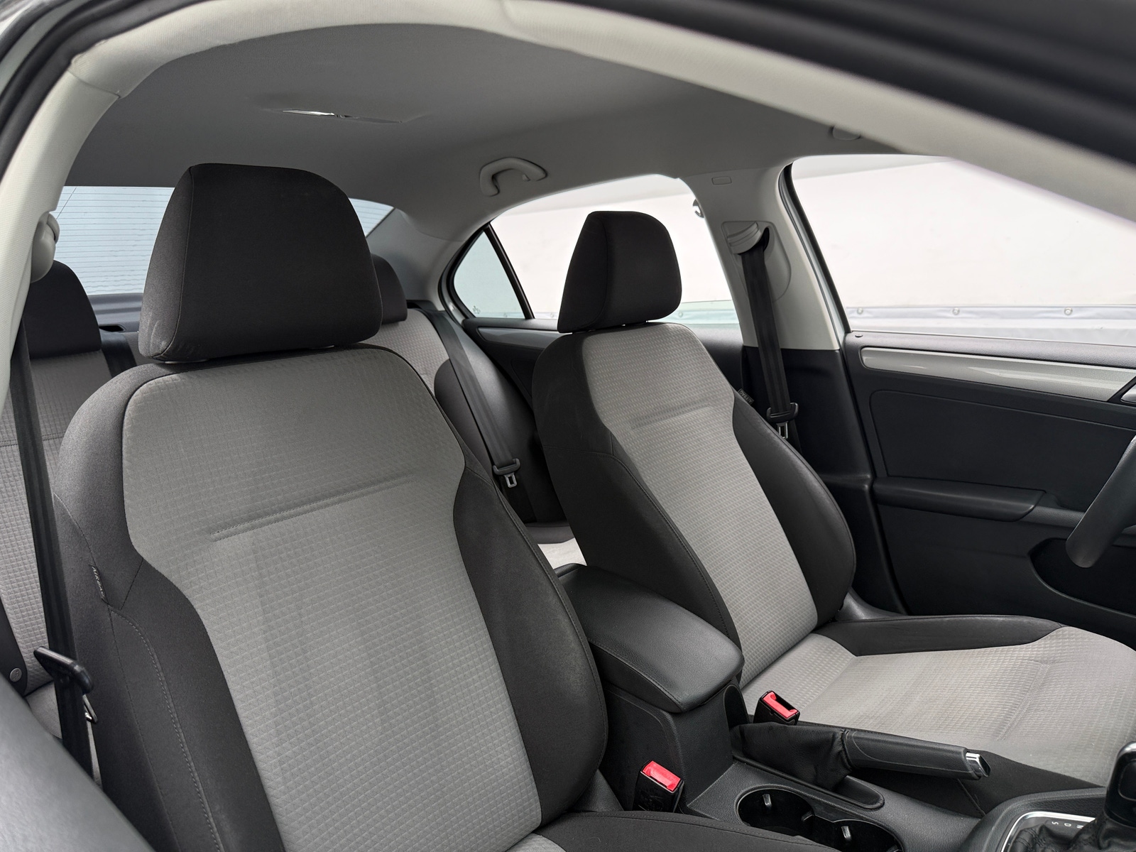 Thumbnail: 2017 Volkswagen Jetta - 2