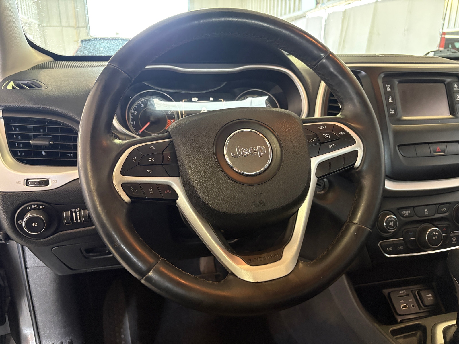 Thumbnail: 2014 Jeep Cherokee - 5
