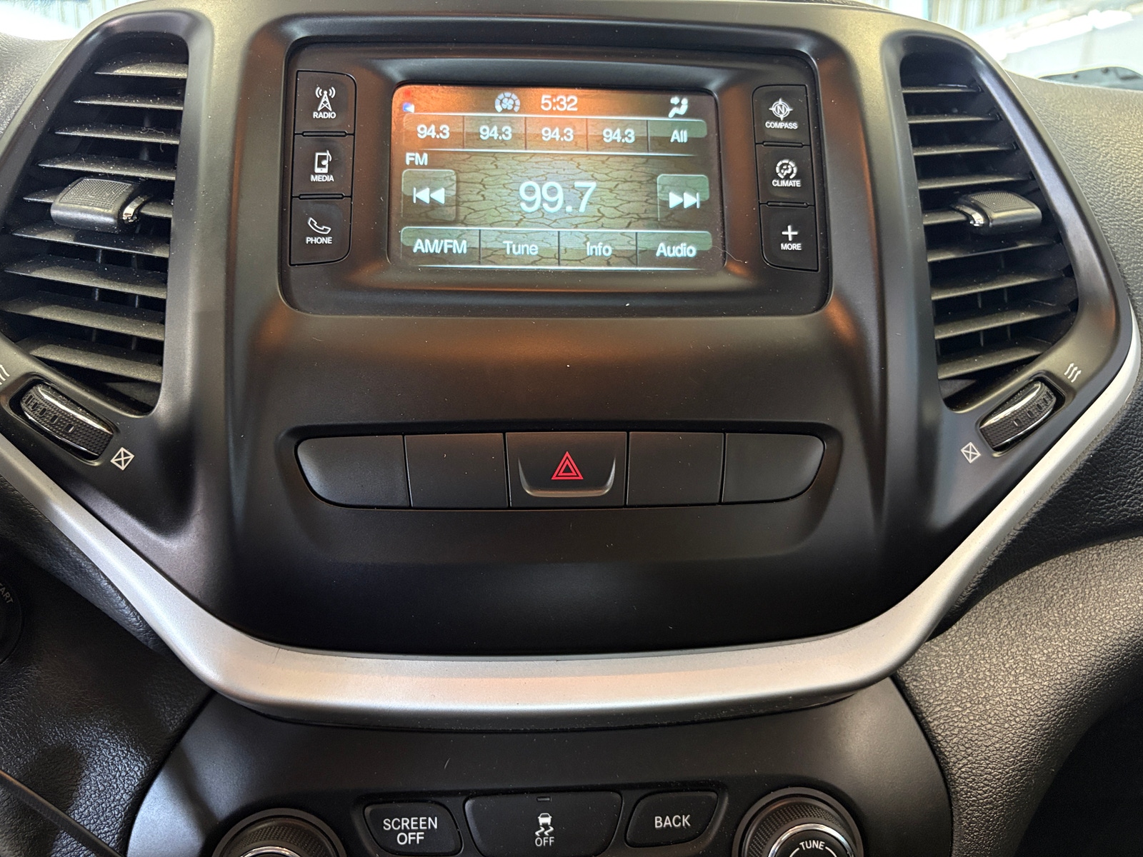 Thumbnail: 2014 Jeep Cherokee - 4