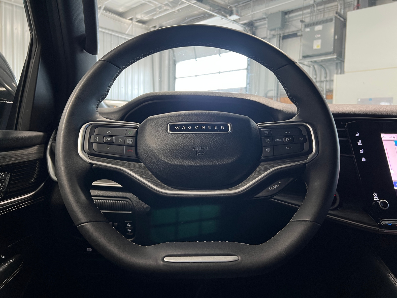 Thumbnail: 2024 Jeep Wagoneer - 4