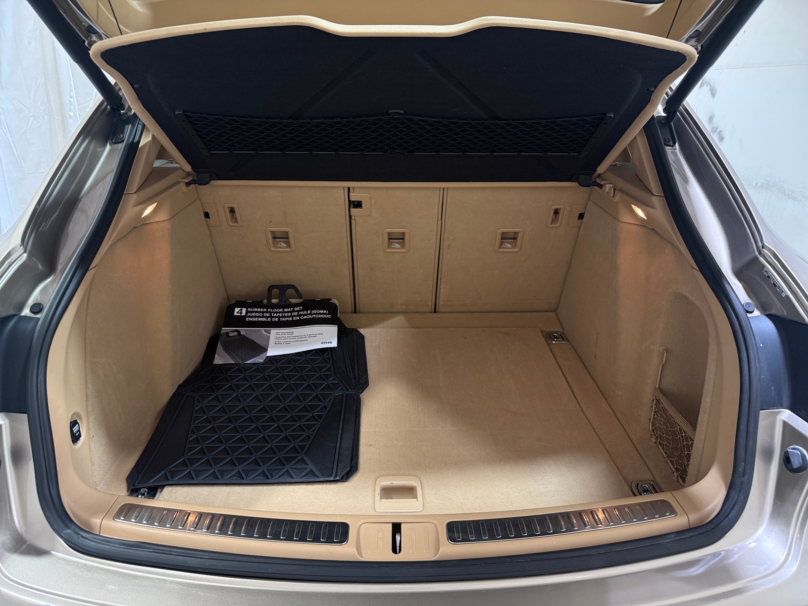 Thumbnail: 2016 Porsche Macan - 6